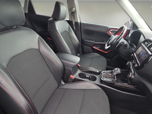 Used 2020 Kia Soul GT-Line Turbo FWD image 16
