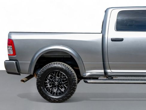 Used 2022 RAM 2500 Tradesman w/ Chrome Appearance Group image 7