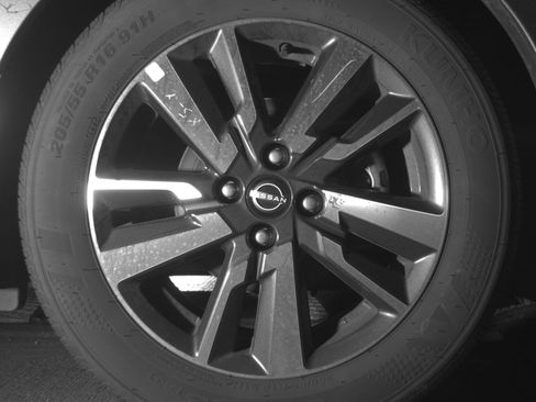Used 2025 Nissan Versa SV FWD image 13