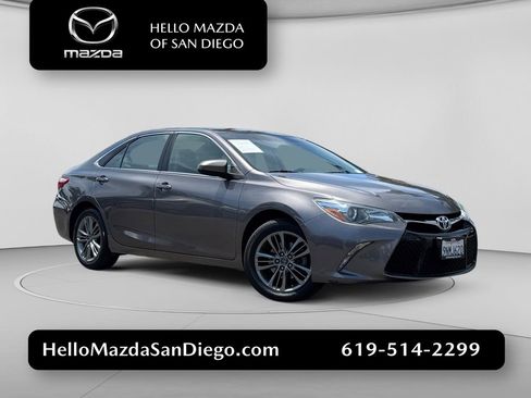 Used 2017 Toyota Camry SE FWD image 1