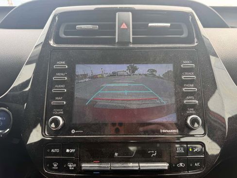 Used 2022 Toyota Prius LE FWD image 30