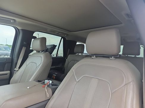Used 2018 Ford Expedition Limited w/ Equipment Group 301A AWD/4WD image 10