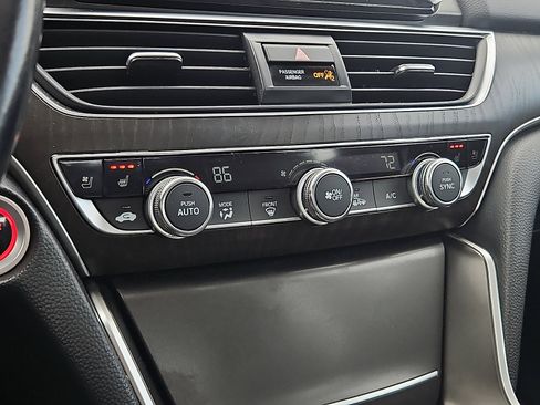 Used 2021 Honda Accord Touring image 16