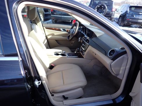 Used 2013 Mercedes-Benz C 300 4MATIC Sedan w/ Premium 1 Pkg image 9