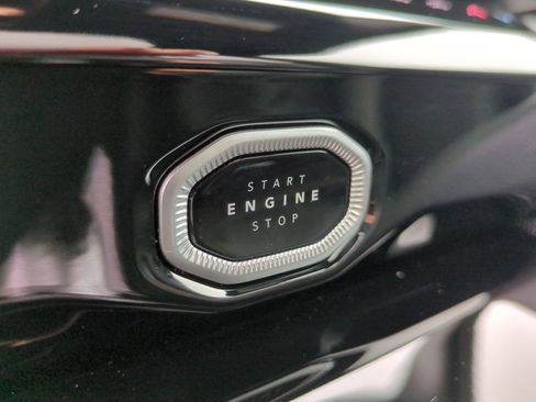New 2026 Jeep Grand Cherokee L Limited w/ Luxury Tech Group II RWD image 21