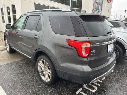 Used 2016 Ford Explorer XLT w/ Equipment Group 202A image 5
