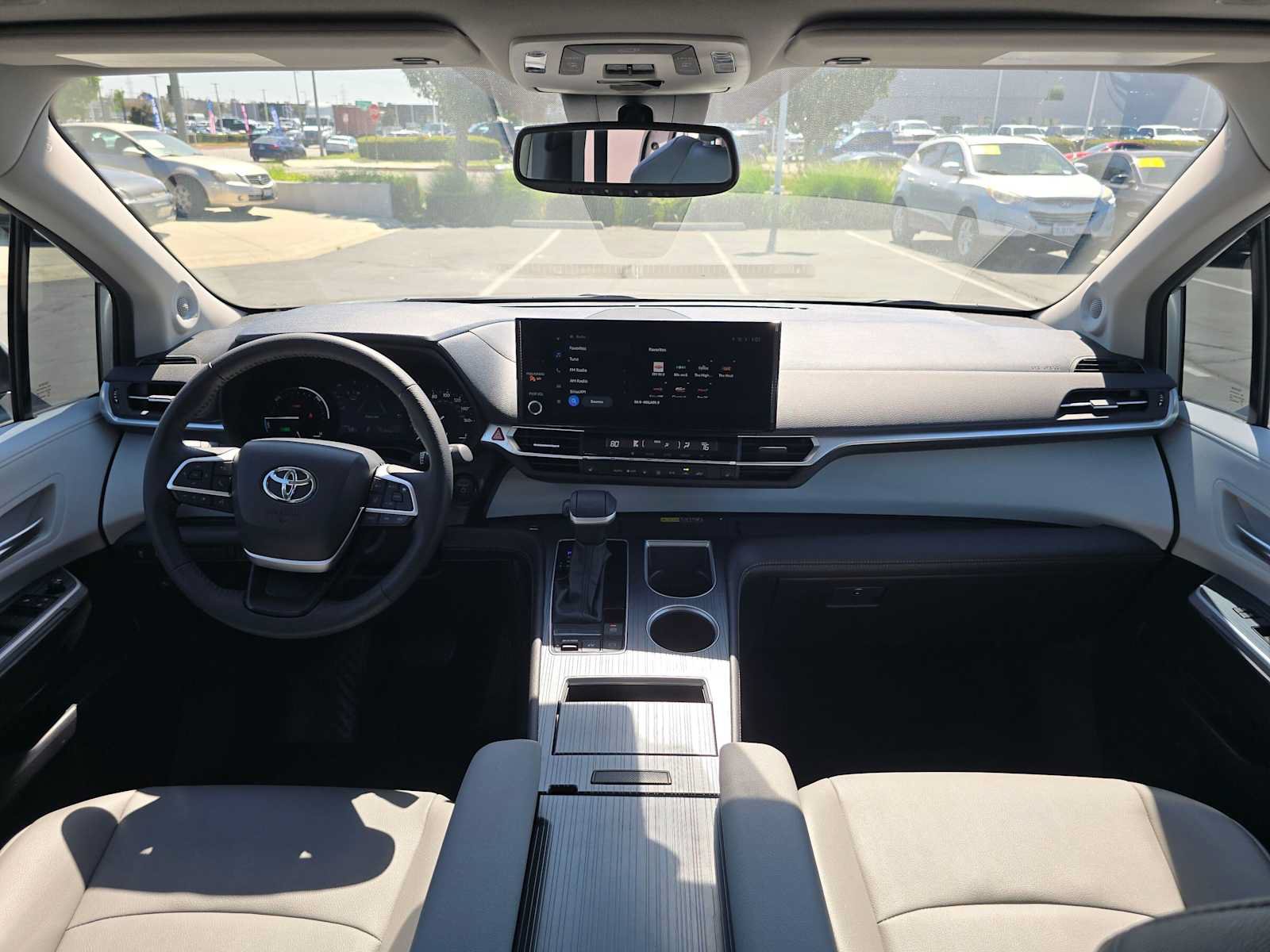 Certified 2025 Toyota Sienna XLE w/ XLE Plus Package FWD image 20