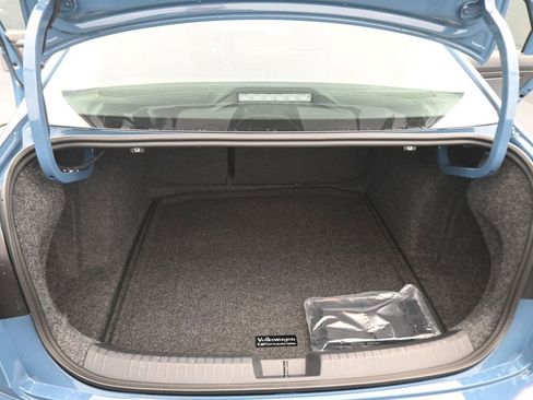 New 2026 Volkswagen Jetta SE FWD image 40
