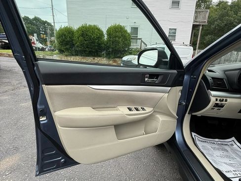 Used 2013 Subaru Outback 2.5i Premium w/ All-Weather Pkg AWD/4WD image 14