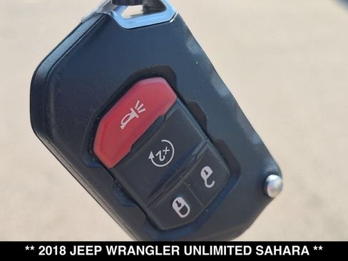 Used 2018 Jeep Wrangler Unlimited Sahara AWD/4WD image 28