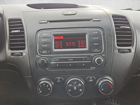 Used 2016 Kia Forte LX image 15