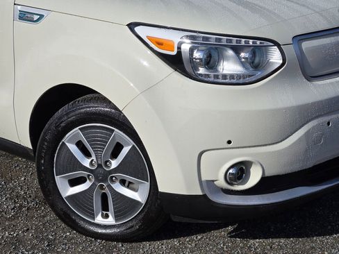 Used 2017 Kia Soul EV + w/ Sun & Fun Package image 9