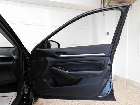 Used 2023 Nissan Altima 2.5 SR image 88