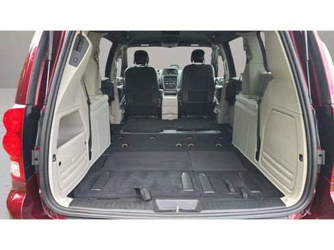 Used 2017 Dodge Grand Caravan SXT FWD image 10