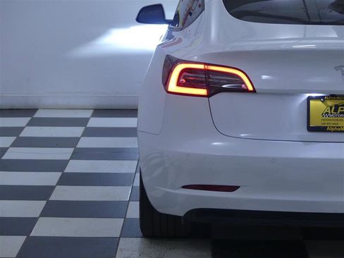 Used 2022 Tesla Model 3 RWD image 28