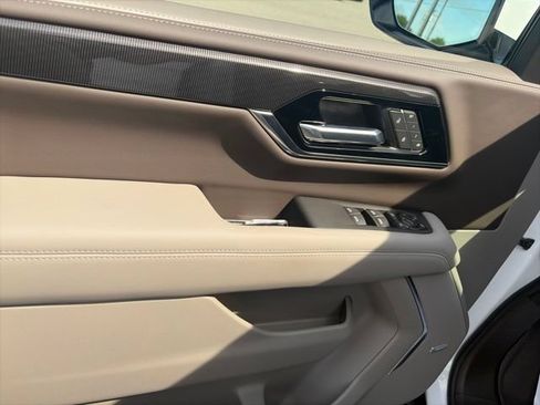 New 2026 GMC Yukon Elevation w/ LPO, Floor Liner Package AWD/4WD image 17