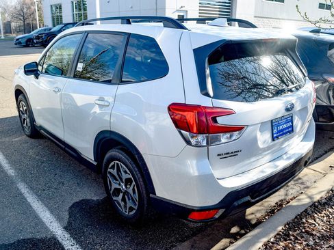 Used 2021 Subaru Forester Premium image 18