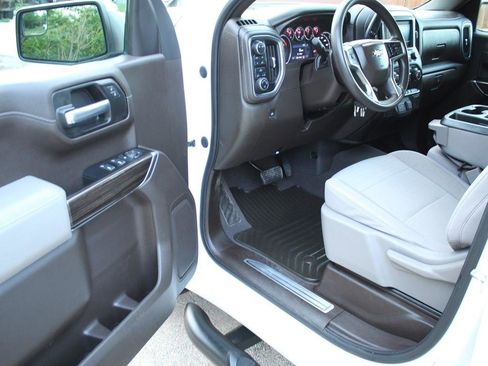 Used 2020 Chevrolet Silverado 1500 LT image 17