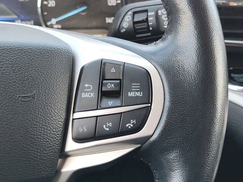 Used 2022 Ford Explorer XLT w/ Equipment Group 202A AWD/4WD image 32