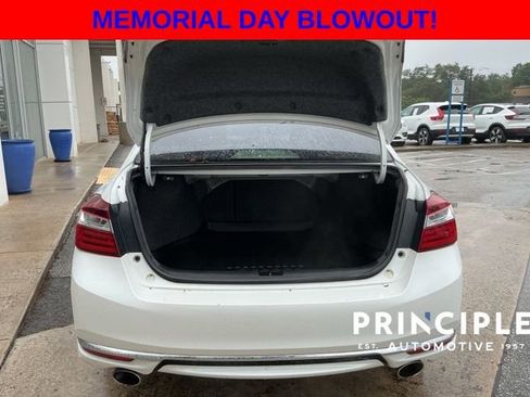 Used 2017 Honda Accord EX-L image 11