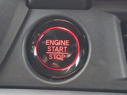 Used 2025 Honda Pilot EX-L image 22