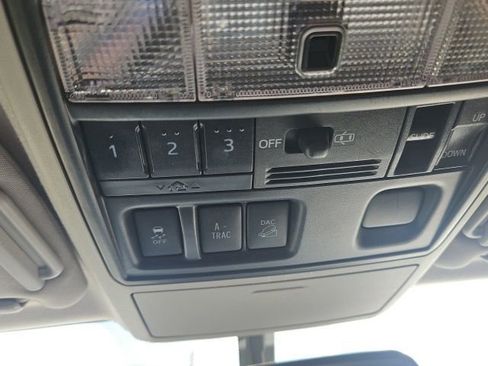 Used 2017 Toyota 4Runner 4WD image 34