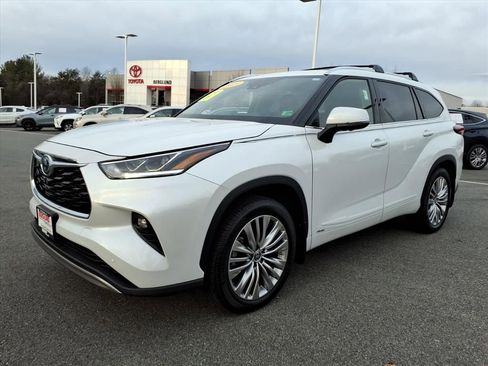 Used 2023 Toyota Highlander Platinum image 16