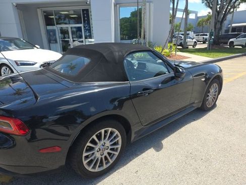 Used 2020 FIAT 124 Spider Classica w/ Technology Group RWD image 4