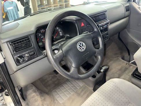 Used 2002 Volkswagen Eurovan MV image 30