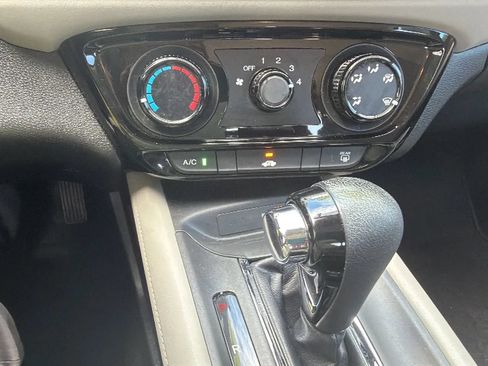 Used 2016 Honda HR-V LX image 33