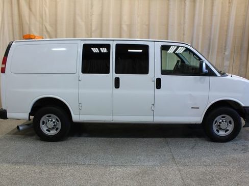 Used 2008 Chevrolet Express 3500 image 3