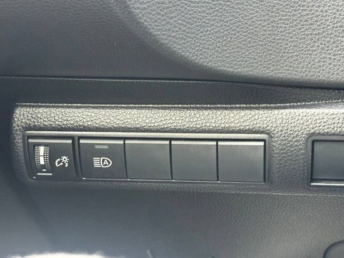 Used 2022 Toyota Corolla LE FWD image 17