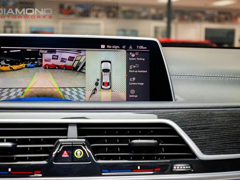 Used 2021 BMW 750i xDrive w/ Executive Package image 72