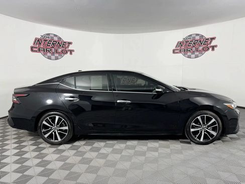 Used 2023 Nissan Maxima SV w/ Floor Mat Group FWD image 8