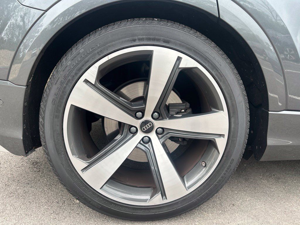 Certified 2024 Audi SQ8 Prestige AWD/4WD image 12