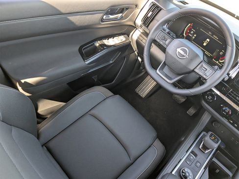 New 2026 Nissan Pathfinder SL image 19