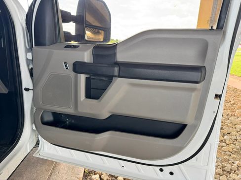 Used 2018 Ford F250 XL w/ Power Equipment Group image 25