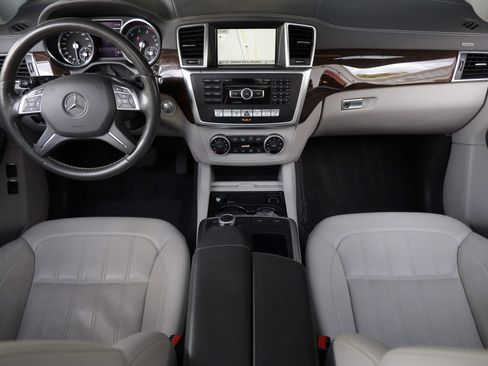 Used 2015 Mercedes-Benz GL 450 4MATIC image 2