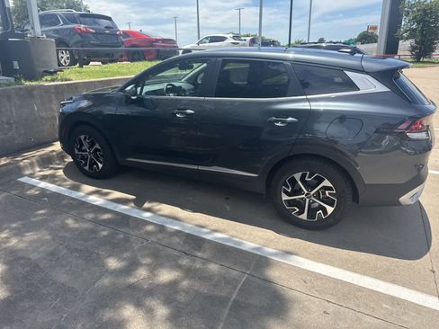 Used 2023 Kia Sportage EX FWD image 5