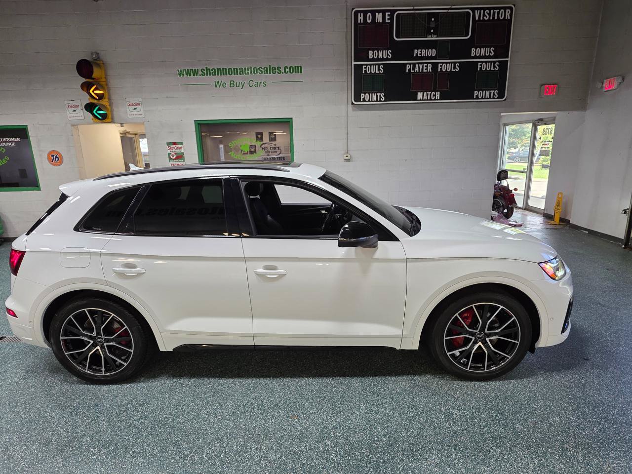 Used 2024 Audi SQ5 Prestige AWD/4WD image 5
