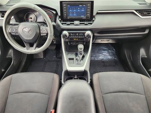 Used 2022 Toyota RAV4 LE image 19