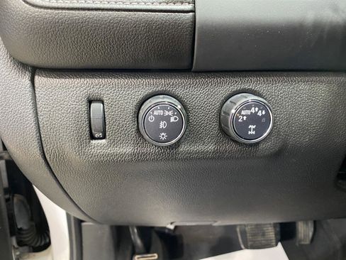 Used 2019 GMC Canyon SLE w/ Driver Alert Package AWD/4WD image 11
