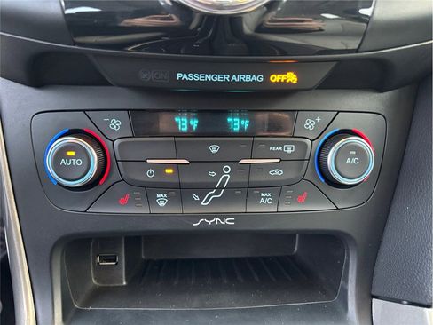 Used 2015 Ford Focus Titanium image 29