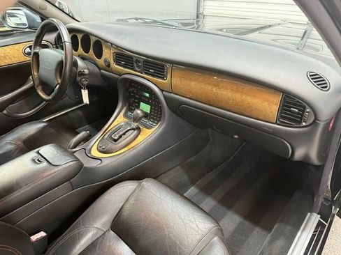 Used 2002 Jaguar XJ8 RWD image 18