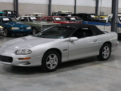 Used 1998 Chevrolet Camaro Z28 RWD image 16