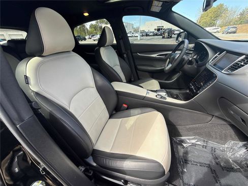 Certified 2025 INFINITI QX55 Essential w/ Accent Package image 27
