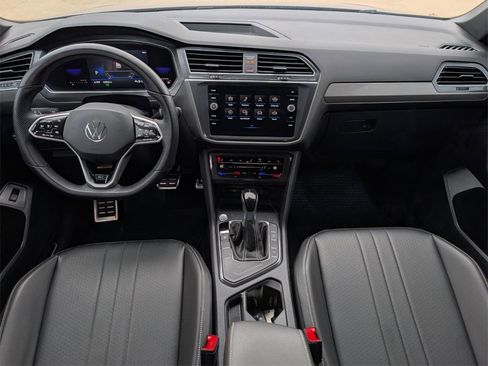 Used 2022 Volkswagen Tiguan SE R-Line image 12