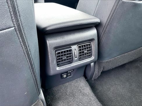 Used 2025 Toyota Camry SE FWD image 28