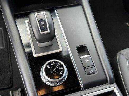 Used 2024 Mitsubishi Outlander SE FWD image 25