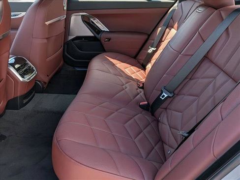 New 2026 BMW 750e xDrive image 16